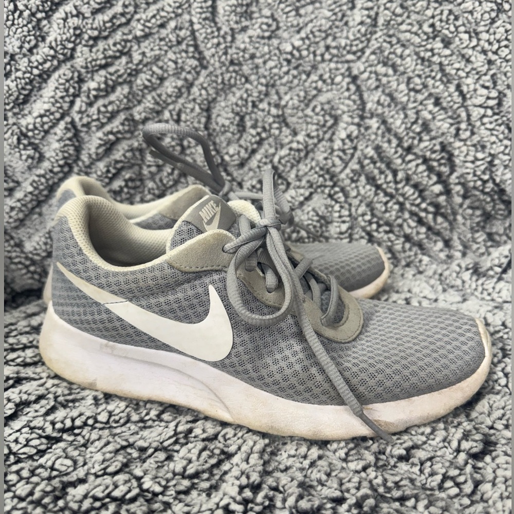 Nike Gray and White Womens Sneakers size 7